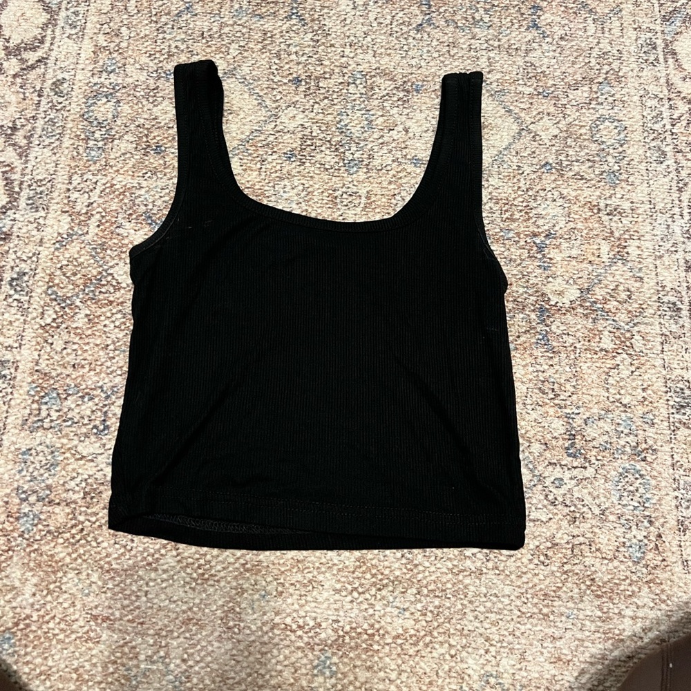 Cropped XS women’s black tank top
